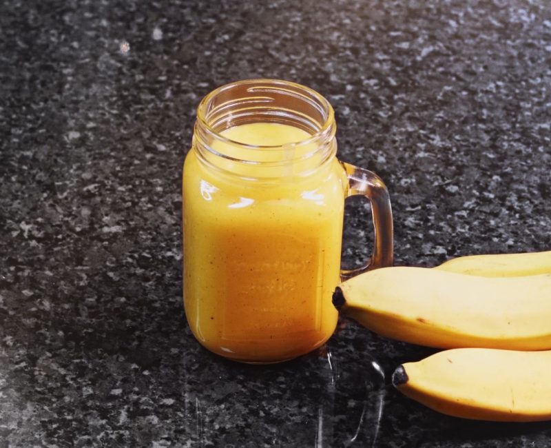 mango and banana smoothie