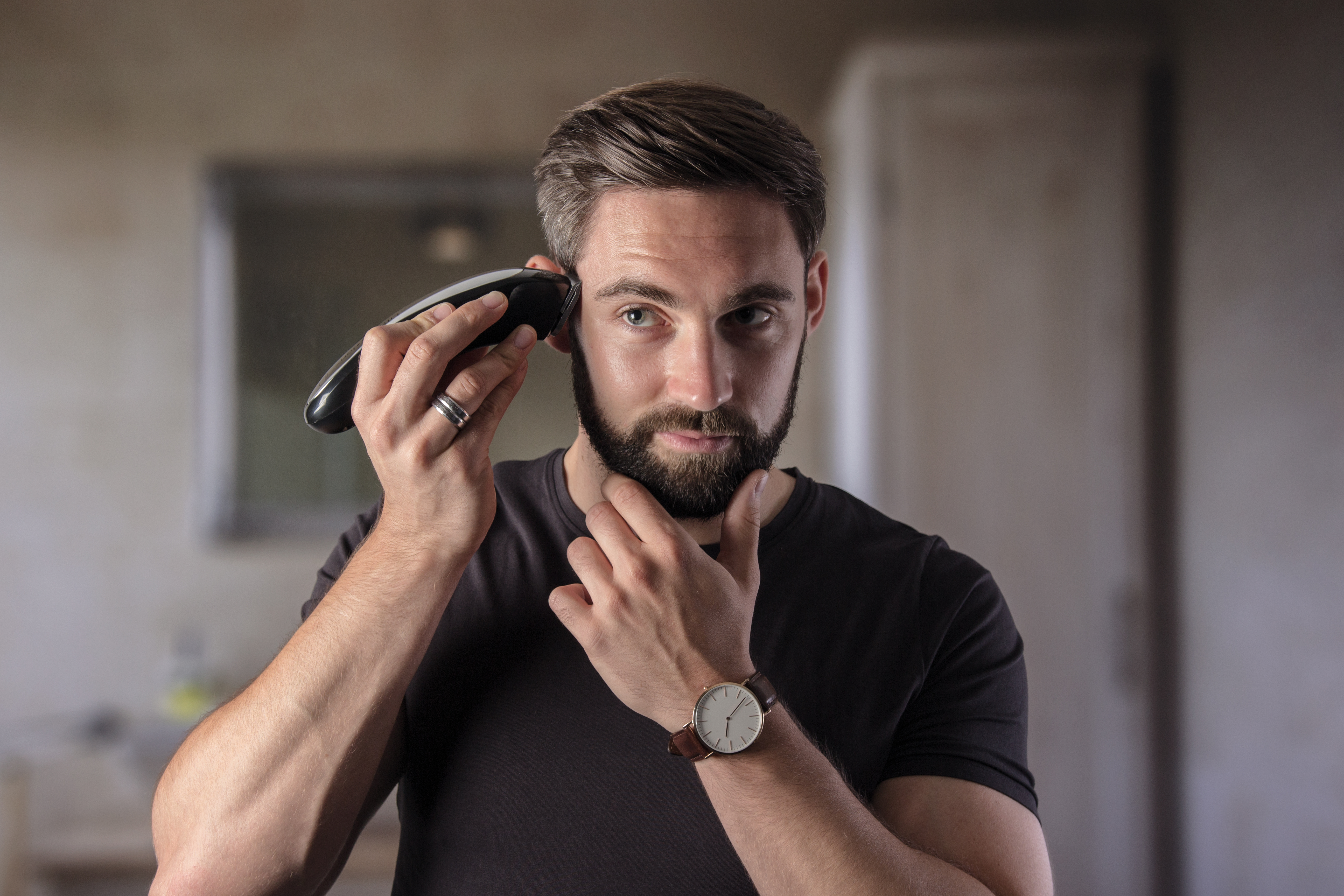 how to give yourself a haircut with a beard trimmer