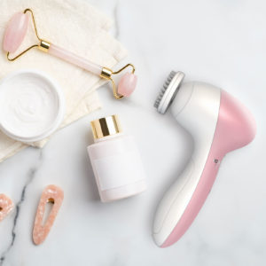 holiday essentials - 4 in 1 cleansing brush